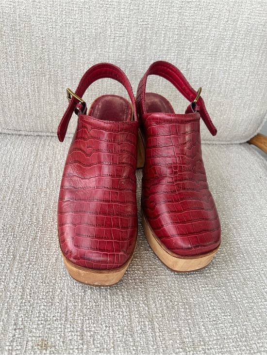 Charlotte Stone Shoes - Charlotte Stone Red Croc-Embossed Leather Platform Clogs